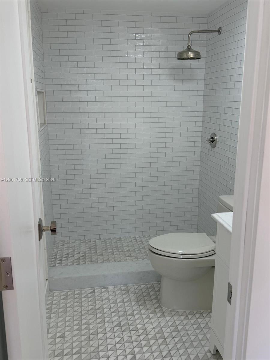 LAUDERDALE TOWER CONDO - Residential