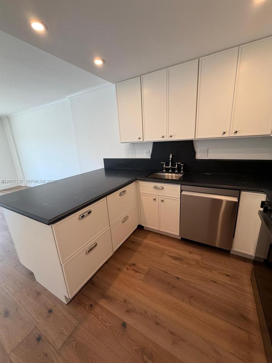 LAUDERDALE TOWER CONDO - Residential