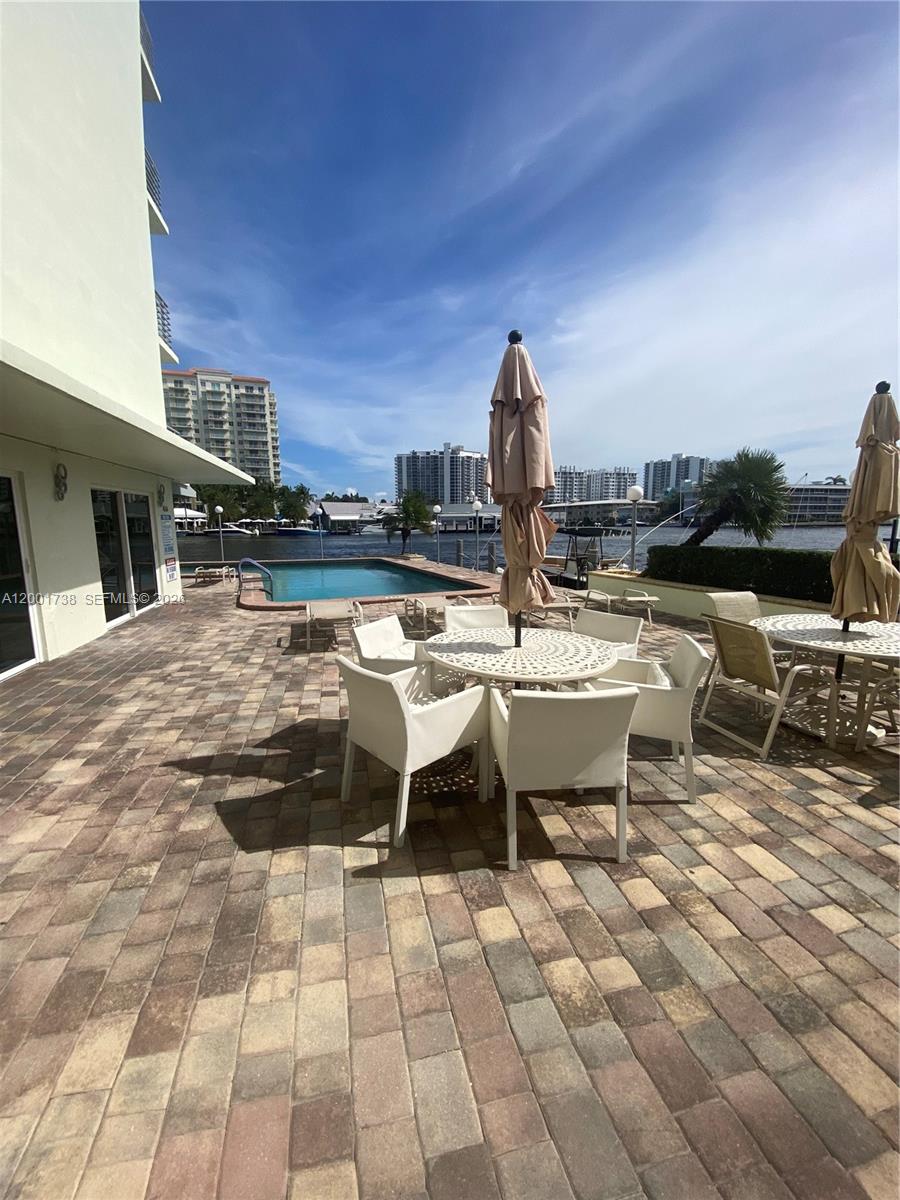 LAUDERDALE TOWER CONDO - Residential