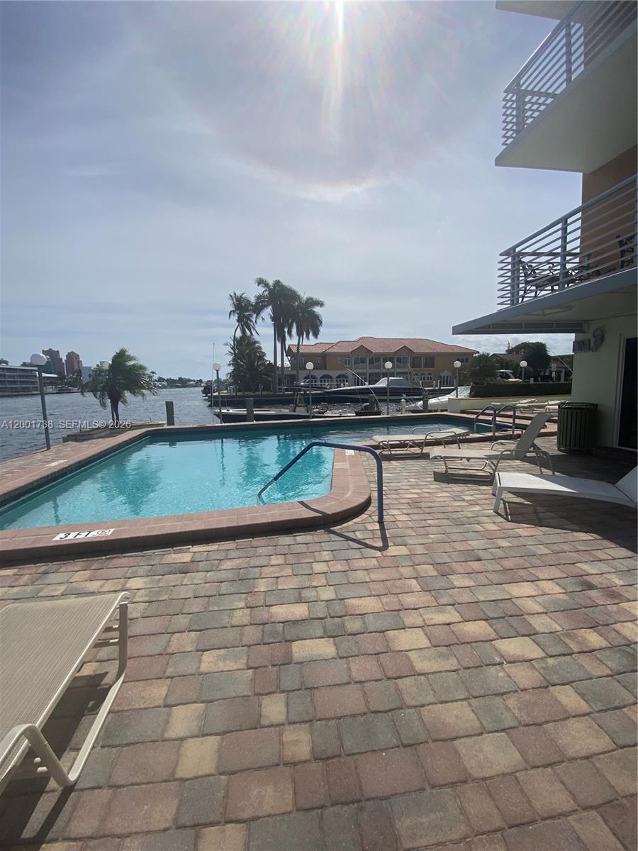 LAUDERDALE TOWER CONDO - Residential