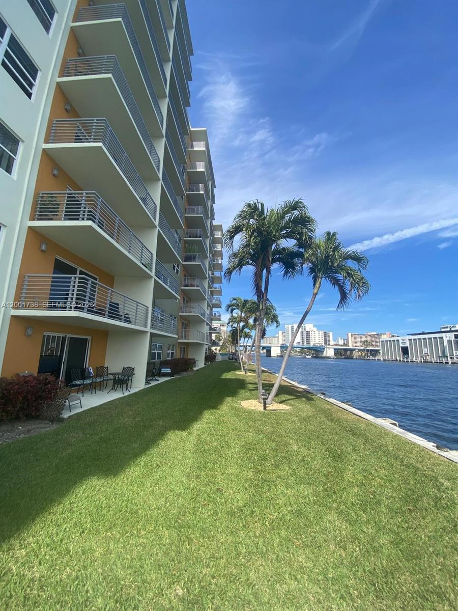 LAUDERDALE TOWER CONDO - Residential
