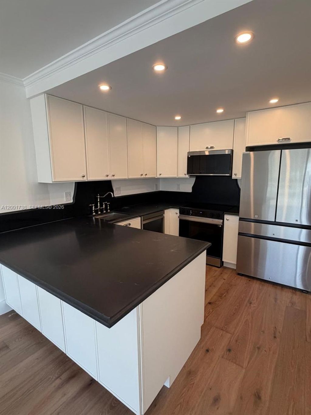 Photo of 2900 NE 30th St #F2, Fort Lauderdale, FL 33306 (MLS # A12001738)