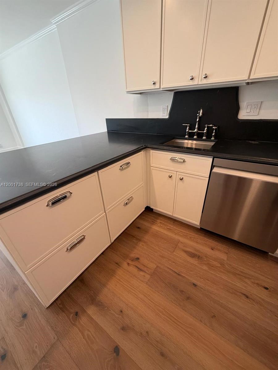 LAUDERDALE TOWER CONDO - Residential