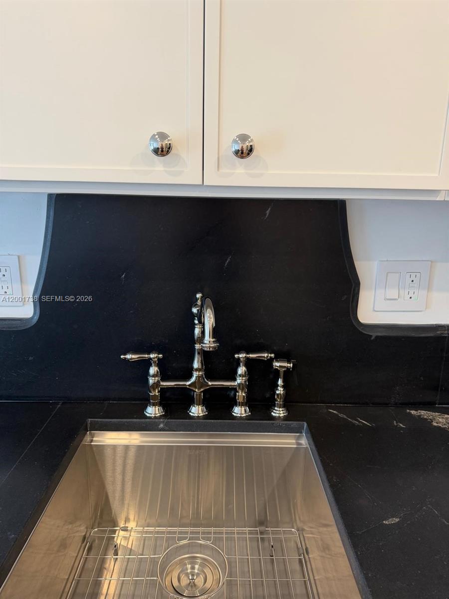 LAUDERDALE TOWER CONDO - Residential