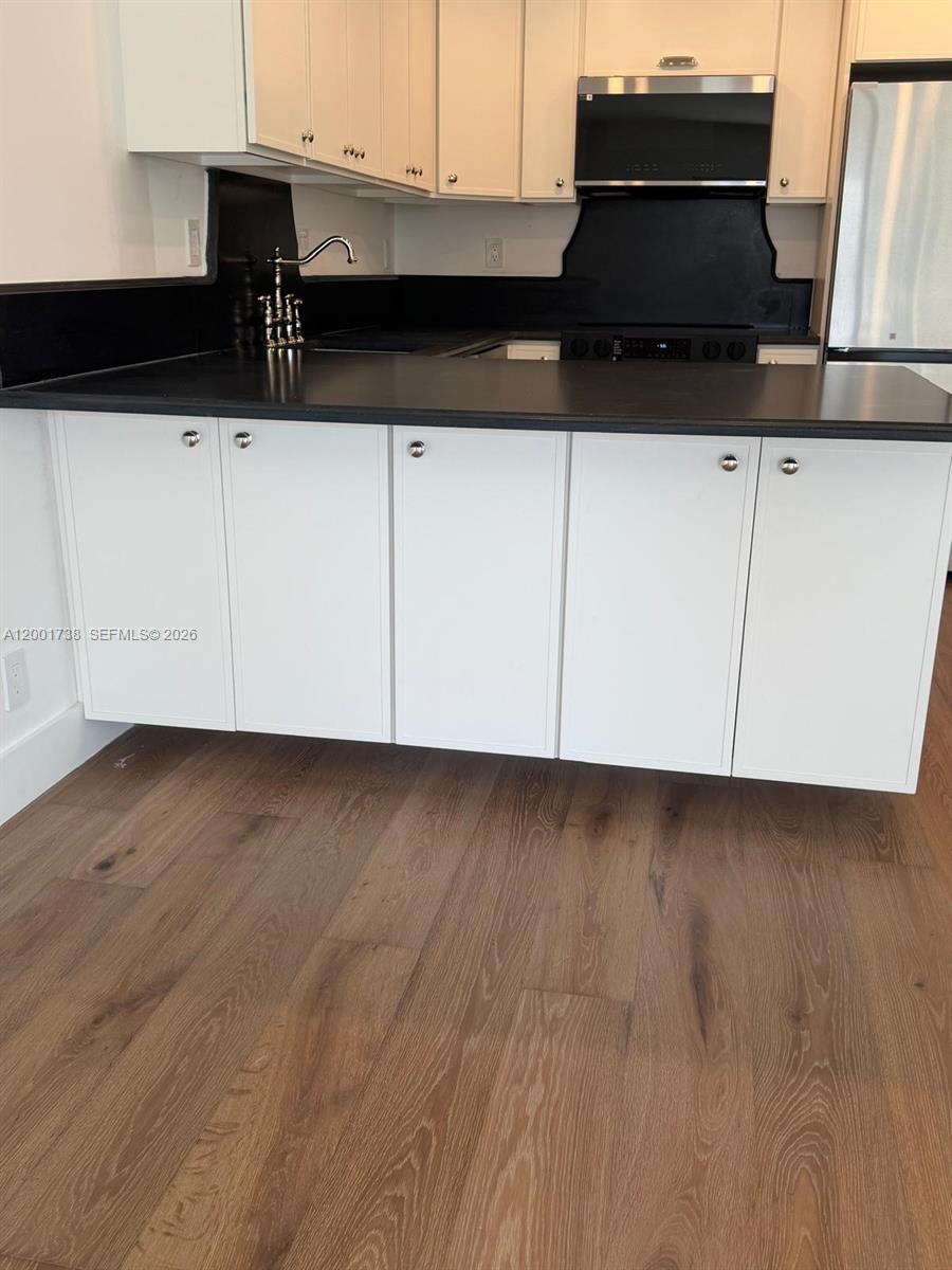 LAUDERDALE TOWER CONDO - Residential