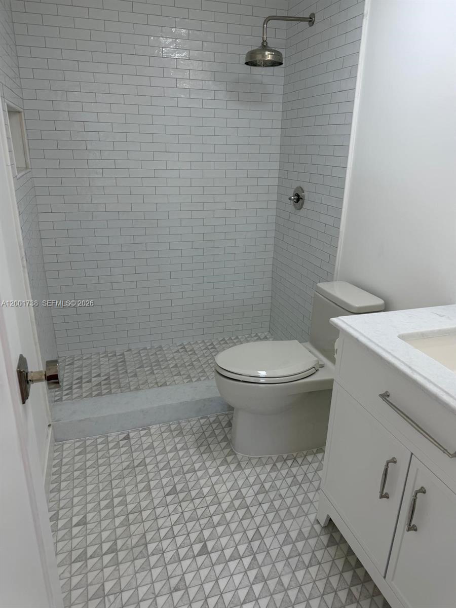 LAUDERDALE TOWER CONDO - Residential