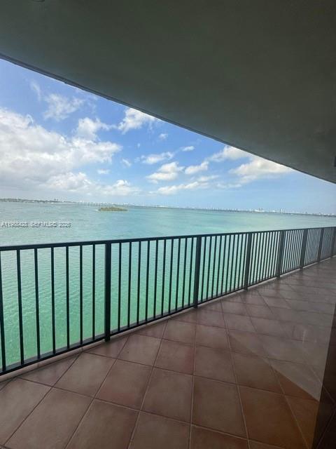 VENETIAN ISLE CONDO - Residential Lease