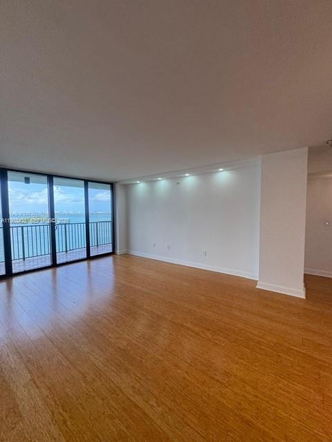 VENETIAN ISLE CONDO - Residential Lease