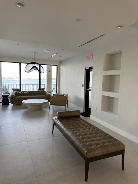 VENETIAN ISLE CONDO - Residential Lease