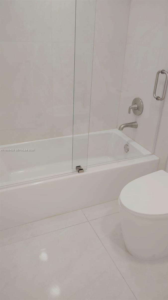 VENETIAN ISLE CONDO - Residential Lease