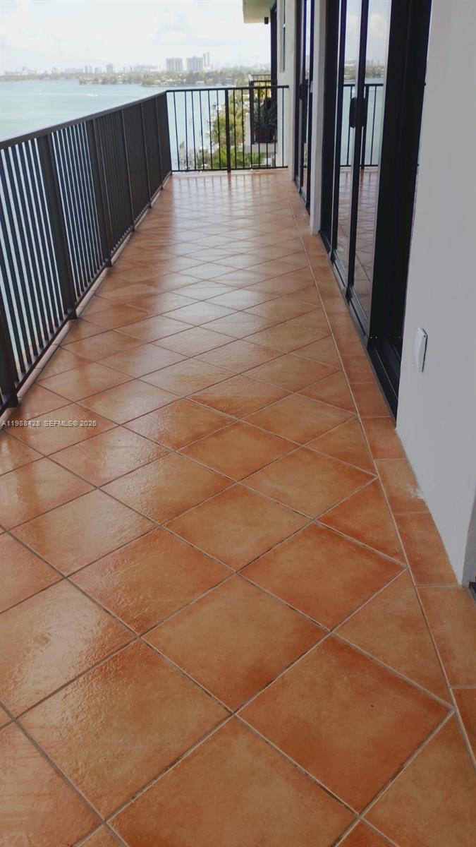 VENETIAN ISLE CONDO - Residential Lease