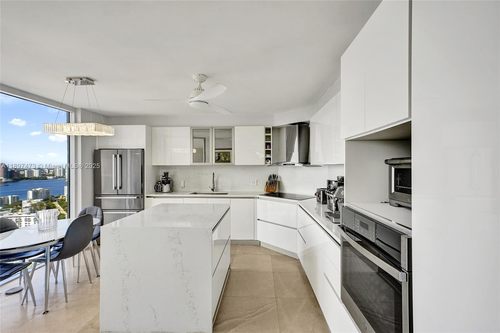 THE PINNACLE CONDO - Residential