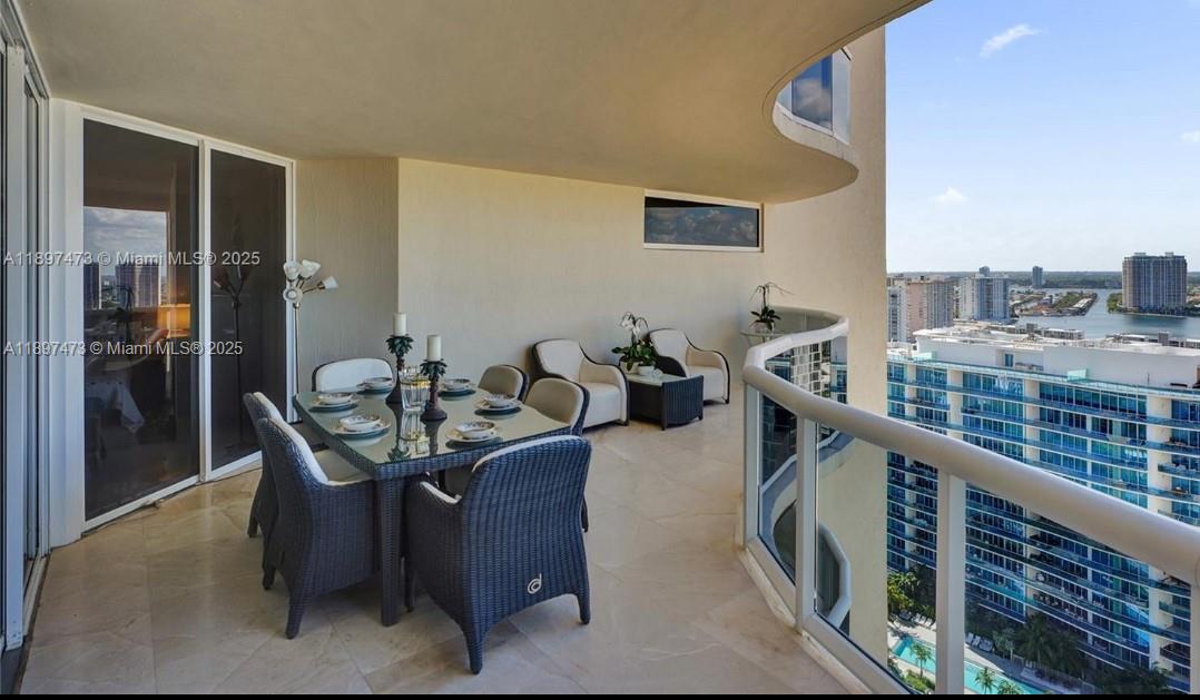 THE PINNACLE CONDO - Residential