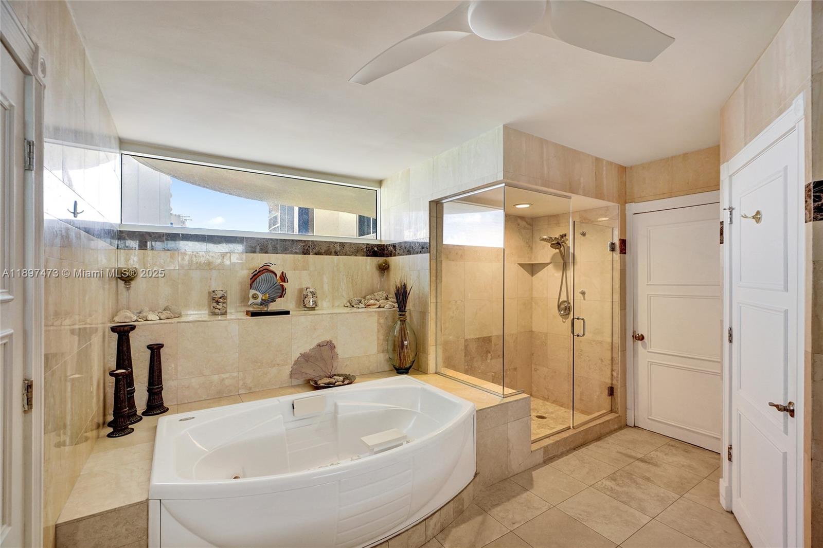 THE PINNACLE CONDO - Residential