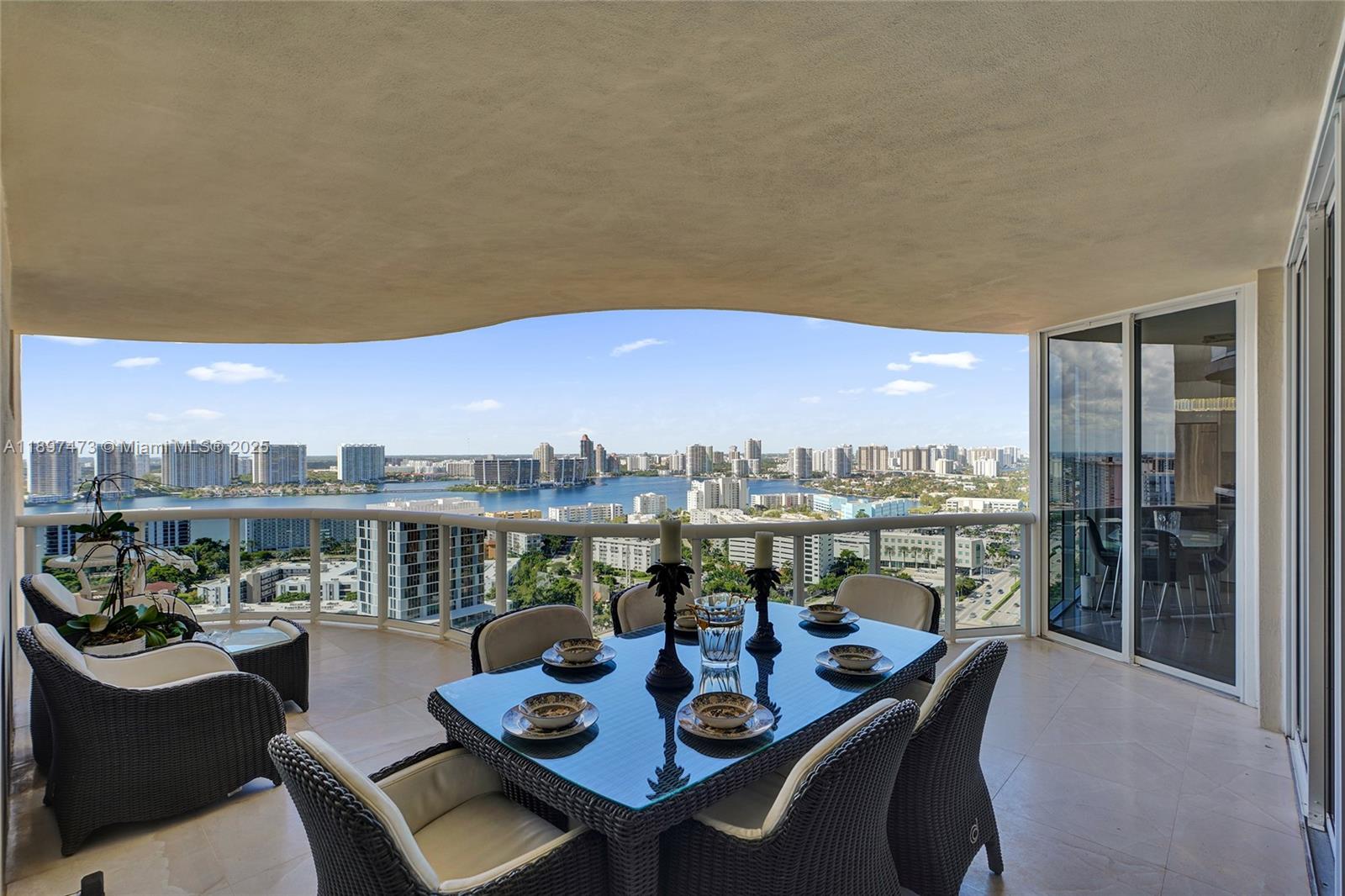 THE PINNACLE CONDO - Residential