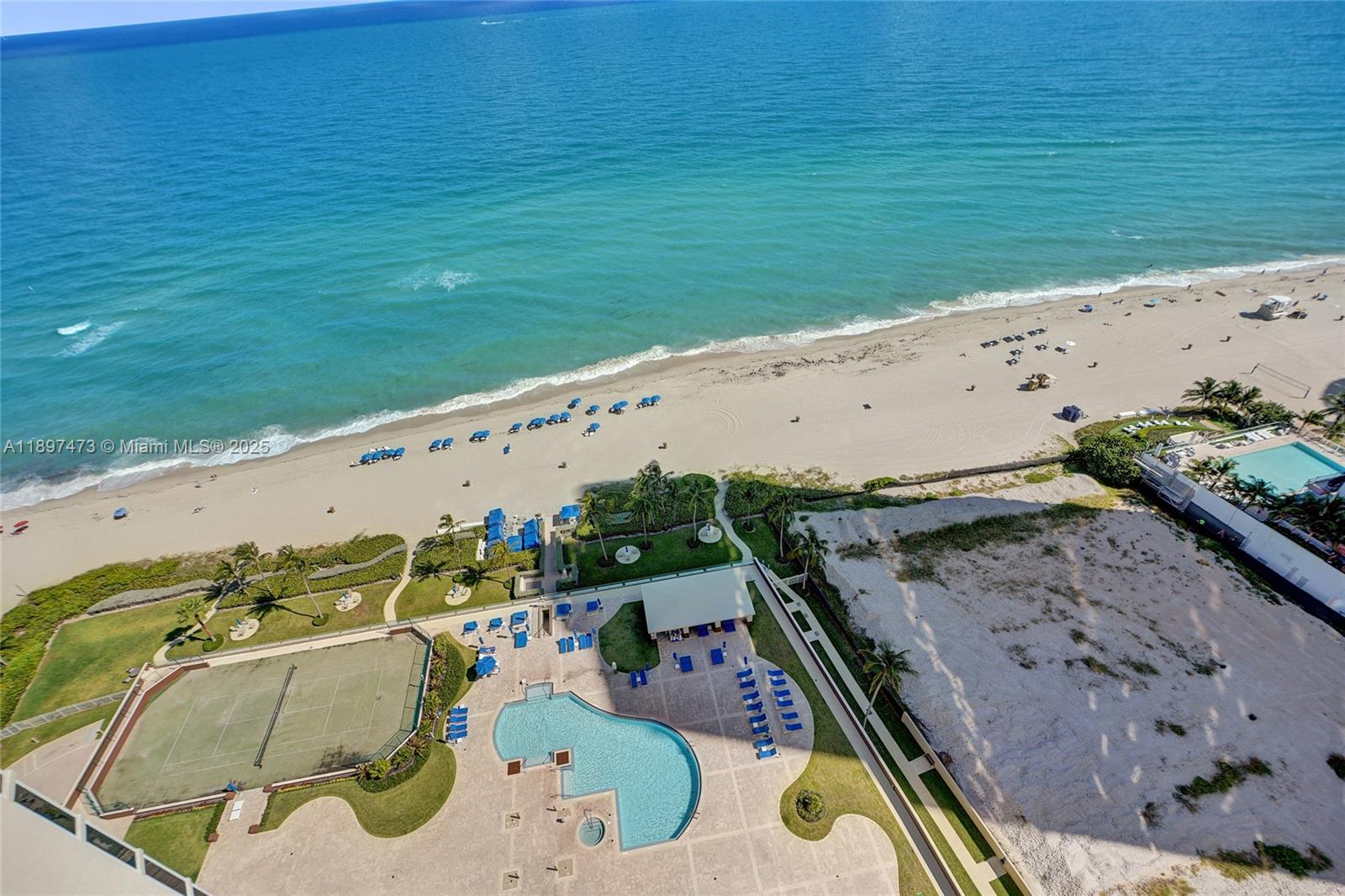 THE PINNACLE CONDO - Residential