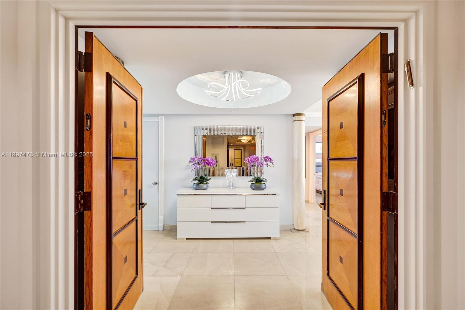 THE PINNACLE CONDO - Residential