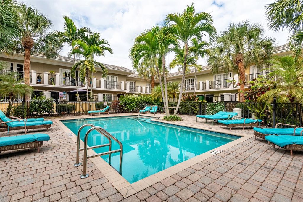 Photo of 1000 Palm Trl #6, Delray Beach, FL 33483 (MLS # A11951298)