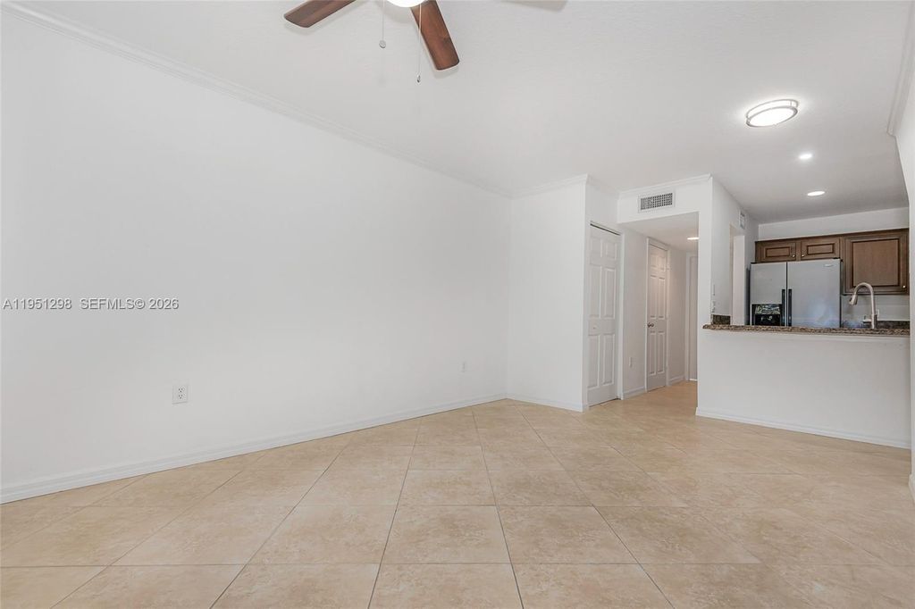 Photo of 1000 Palm Trl #6, Delray Beach, FL 33483 (MLS # A11951298)