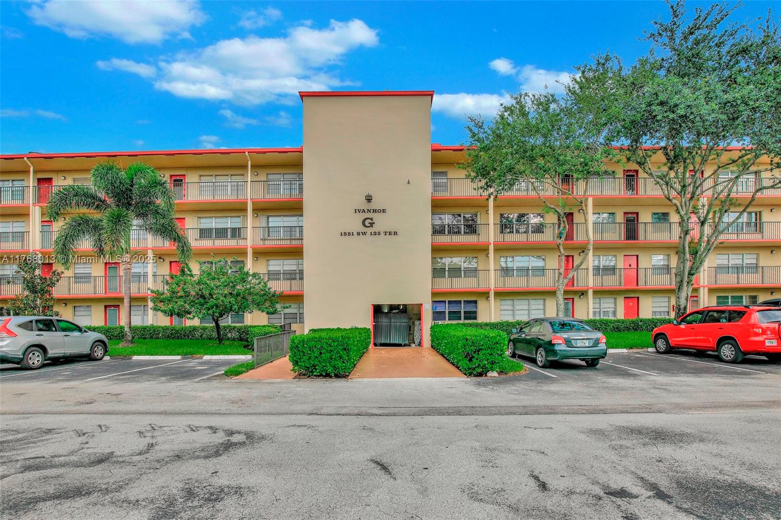 1551 Sw 135th Ter 212G, Pembroke Pines, Miami-Dade County, Florida - 1 Bedrooms  
2 Bathrooms - 