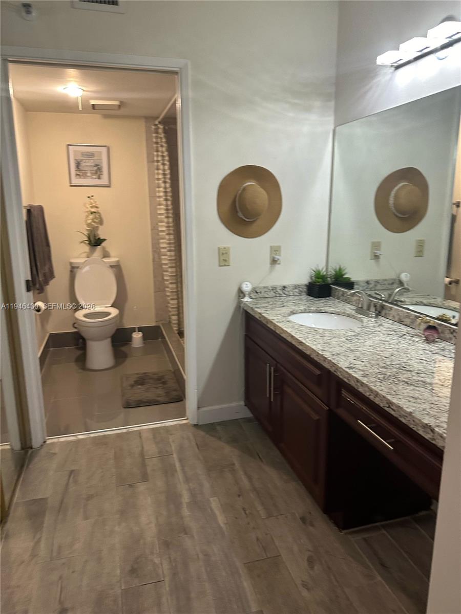 CYPRESS BEND CONDOMINIUM - Residential