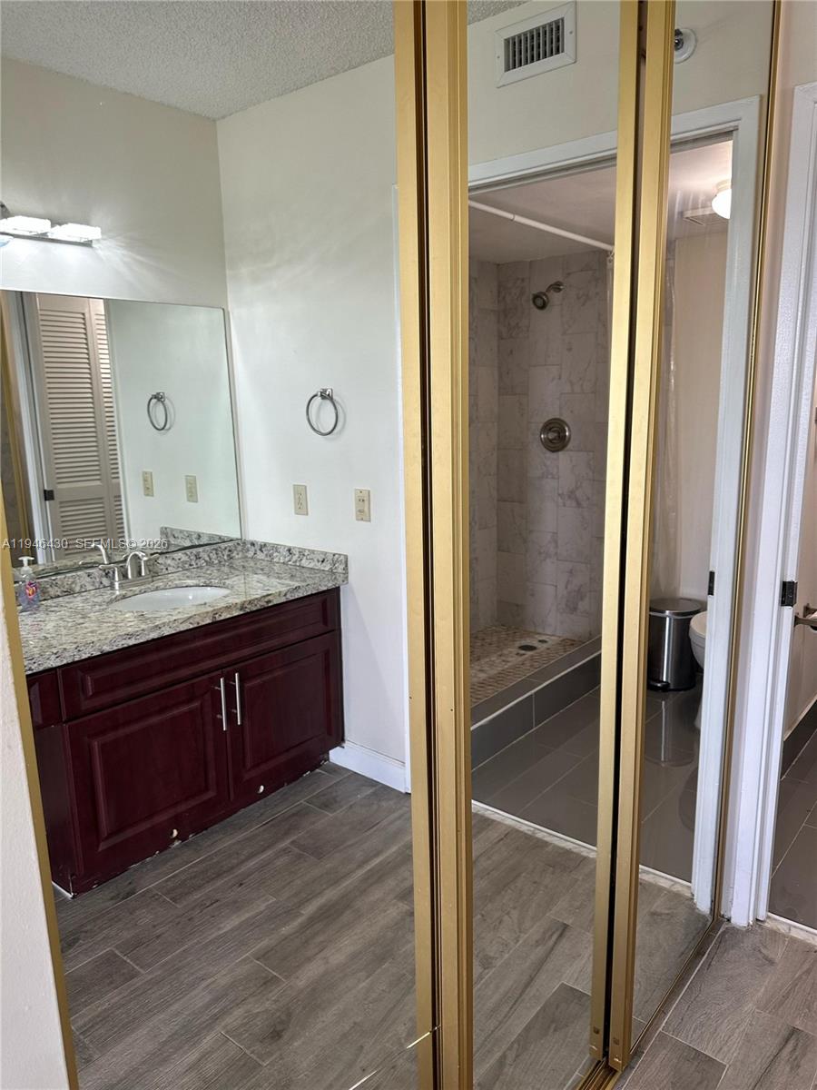 CYPRESS BEND CONDOMINIUM - Residential