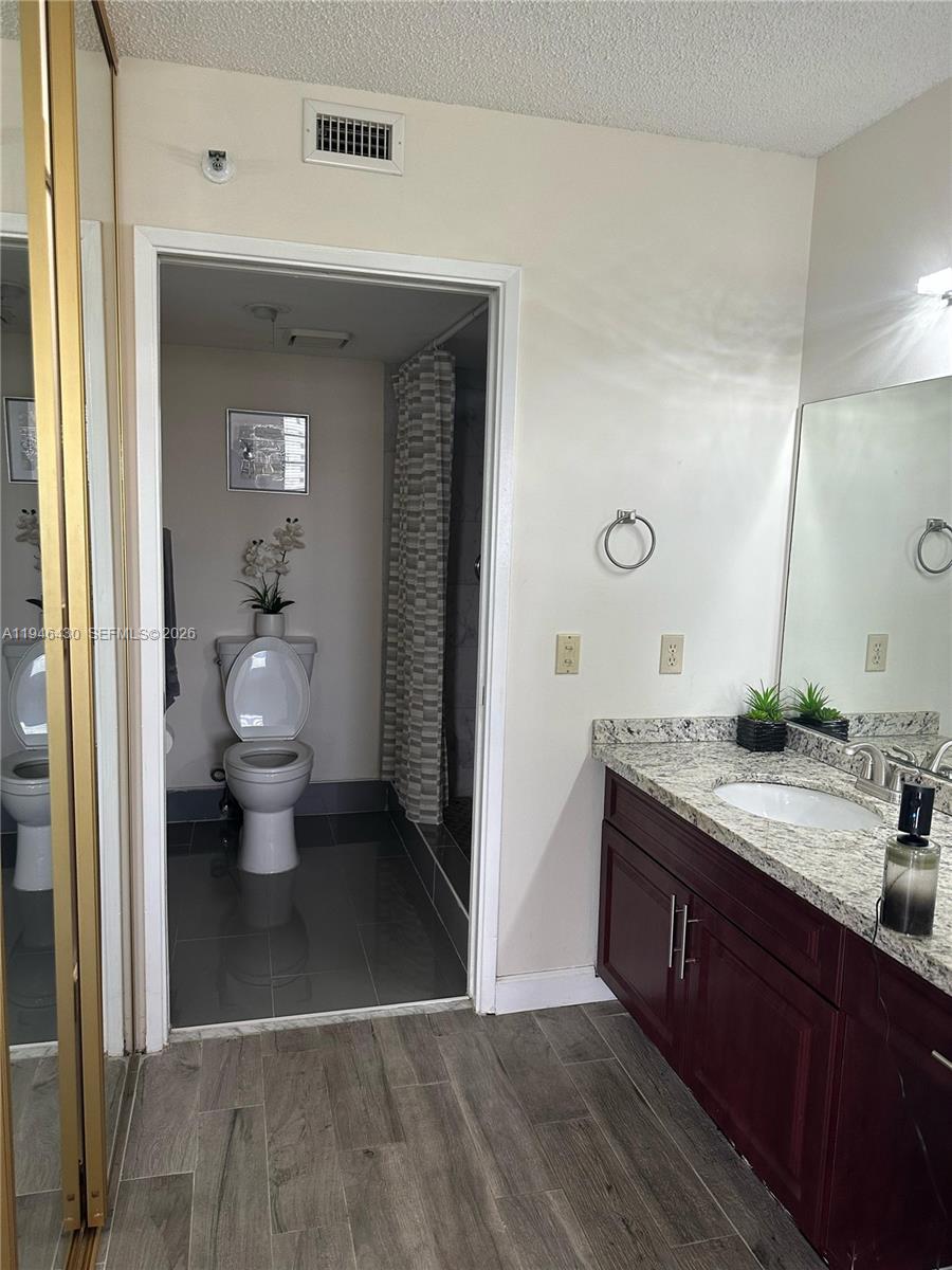 CYPRESS BEND CONDOMINIUM - Residential