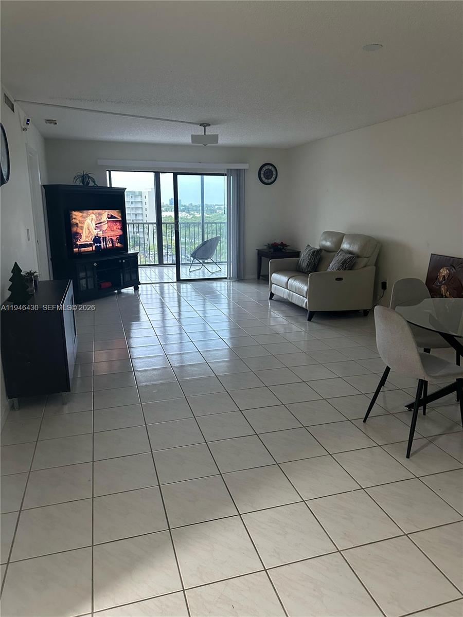 CYPRESS BEND CONDOMINIUM - Residential