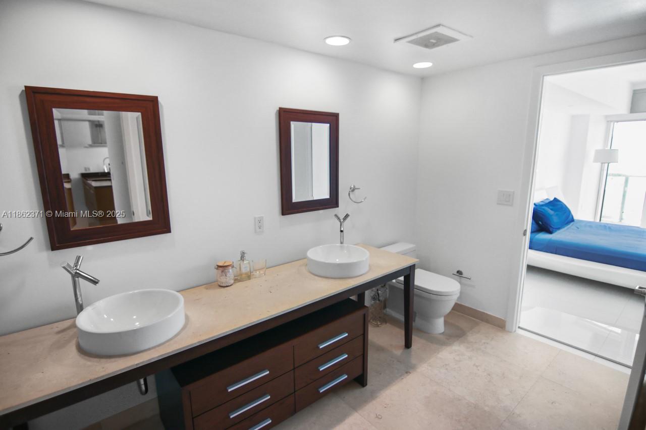 ICON BRICKELL NO TWO - Residential