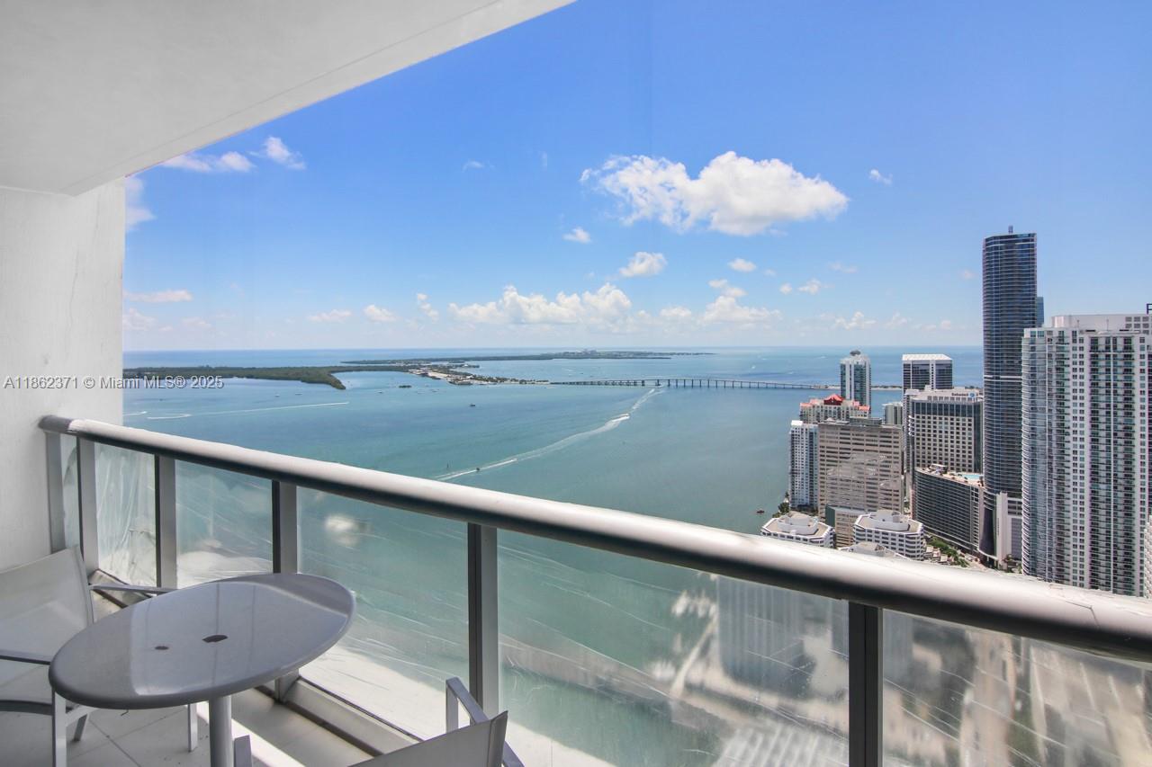 495 Brickell Ave 5609