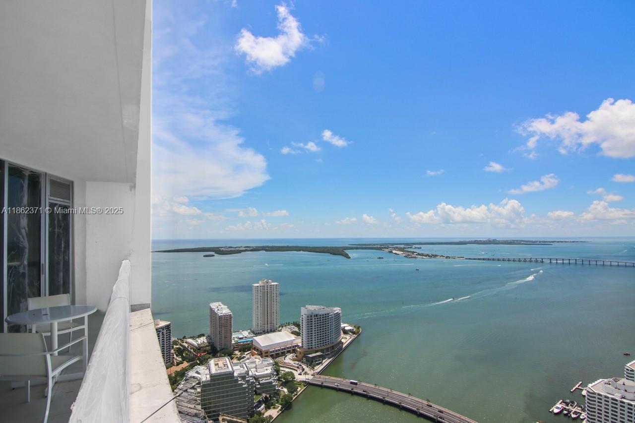 495 Brickell Ave 5609