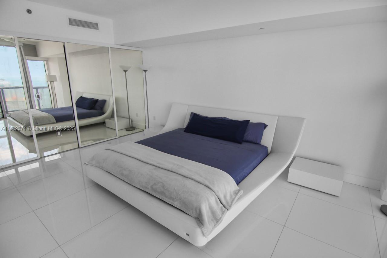 ICON BRICKELL NO TWO - Residential