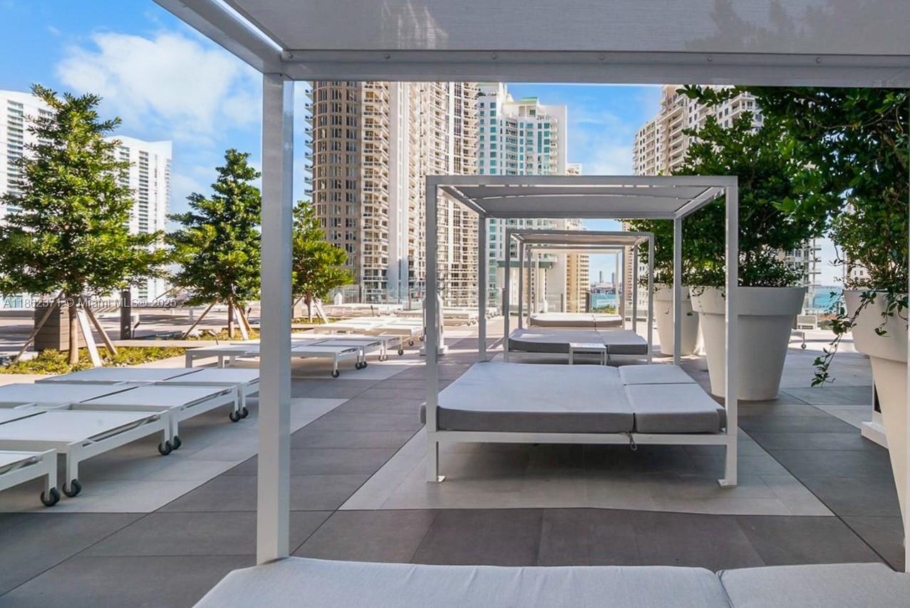ICON BRICKELL NO TWO - Residential