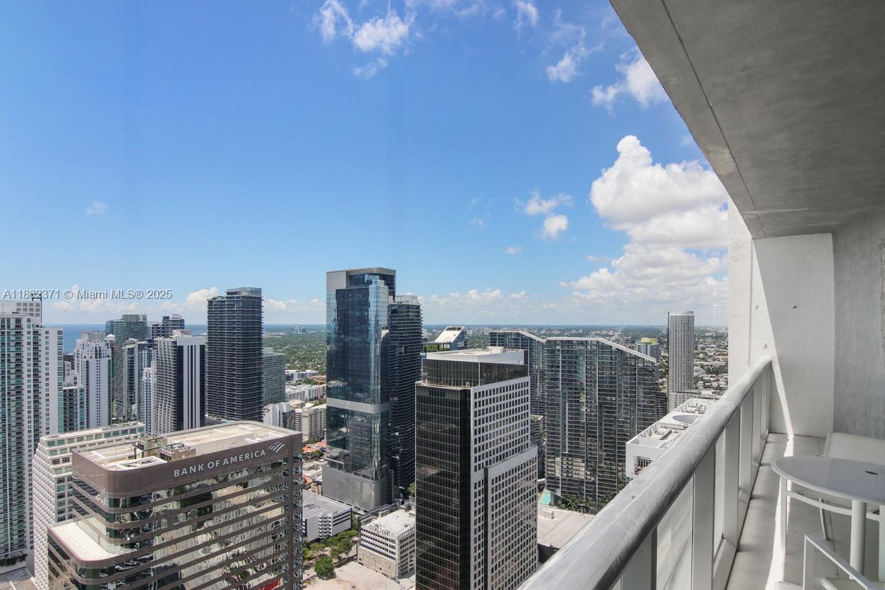 495 Brickell Ave 5609