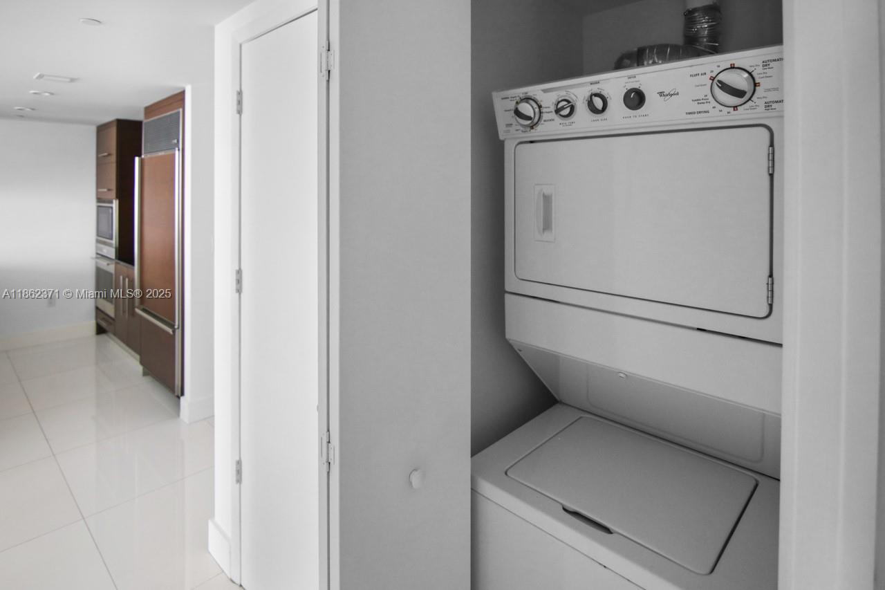 ICON BRICKELL NO TWO - Residential