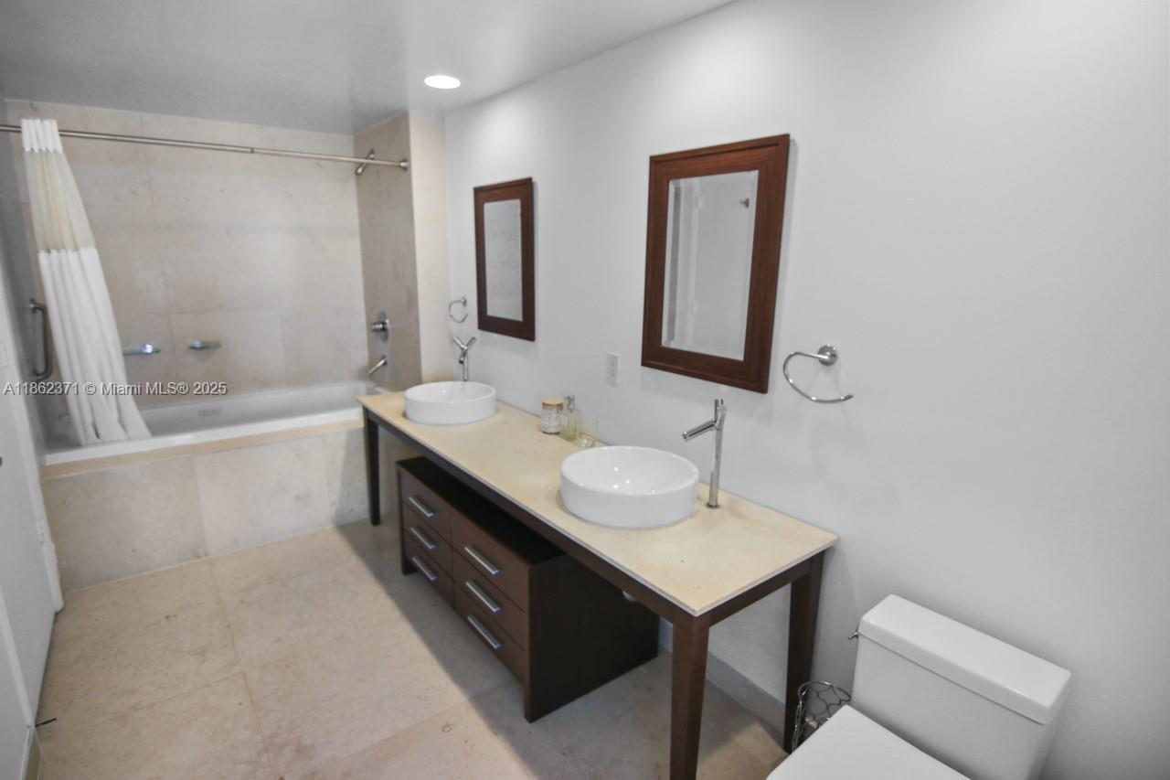 ICON BRICKELL NO TWO - Residential