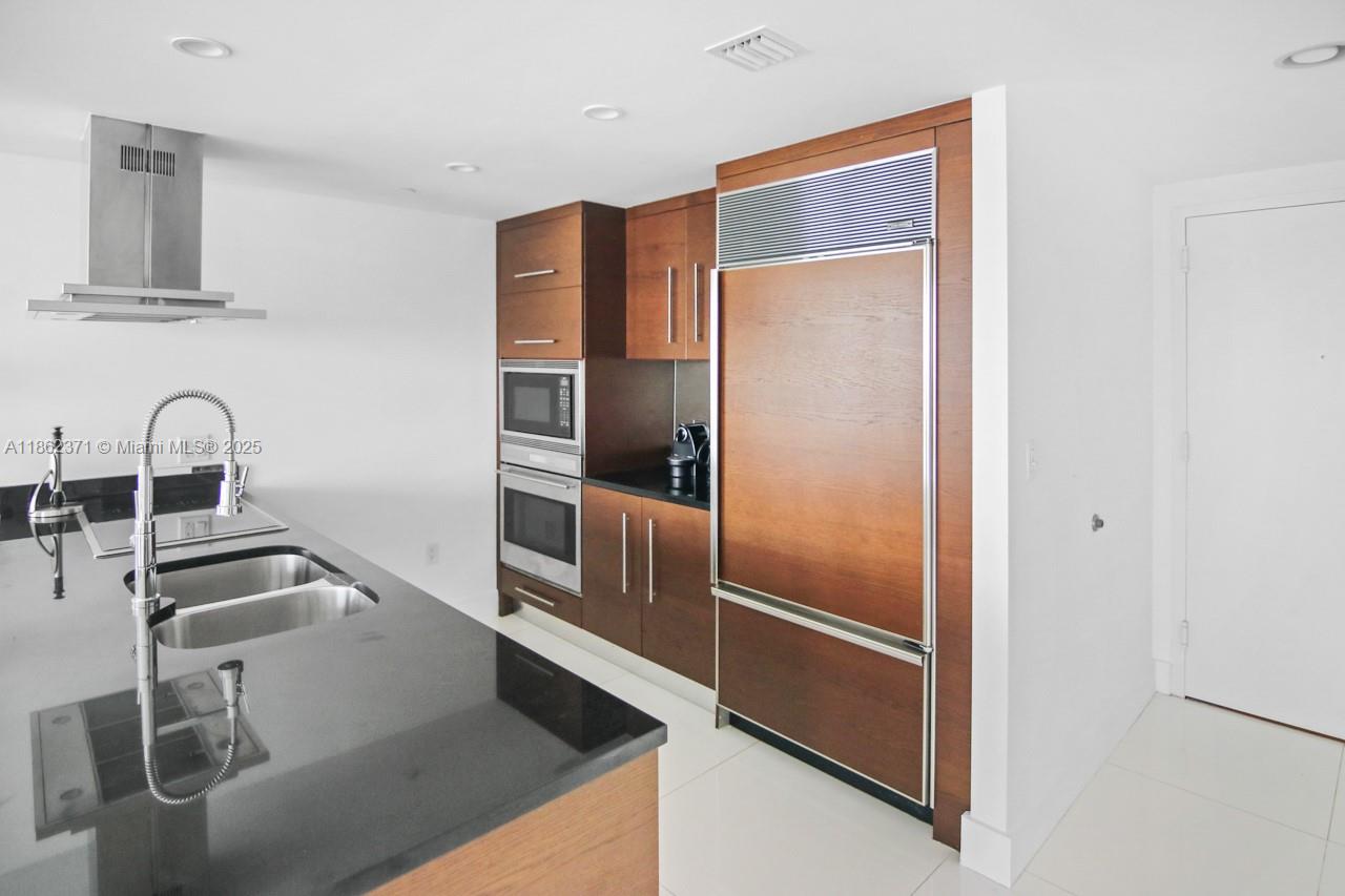 ICON BRICKELL NO TWO - Residential