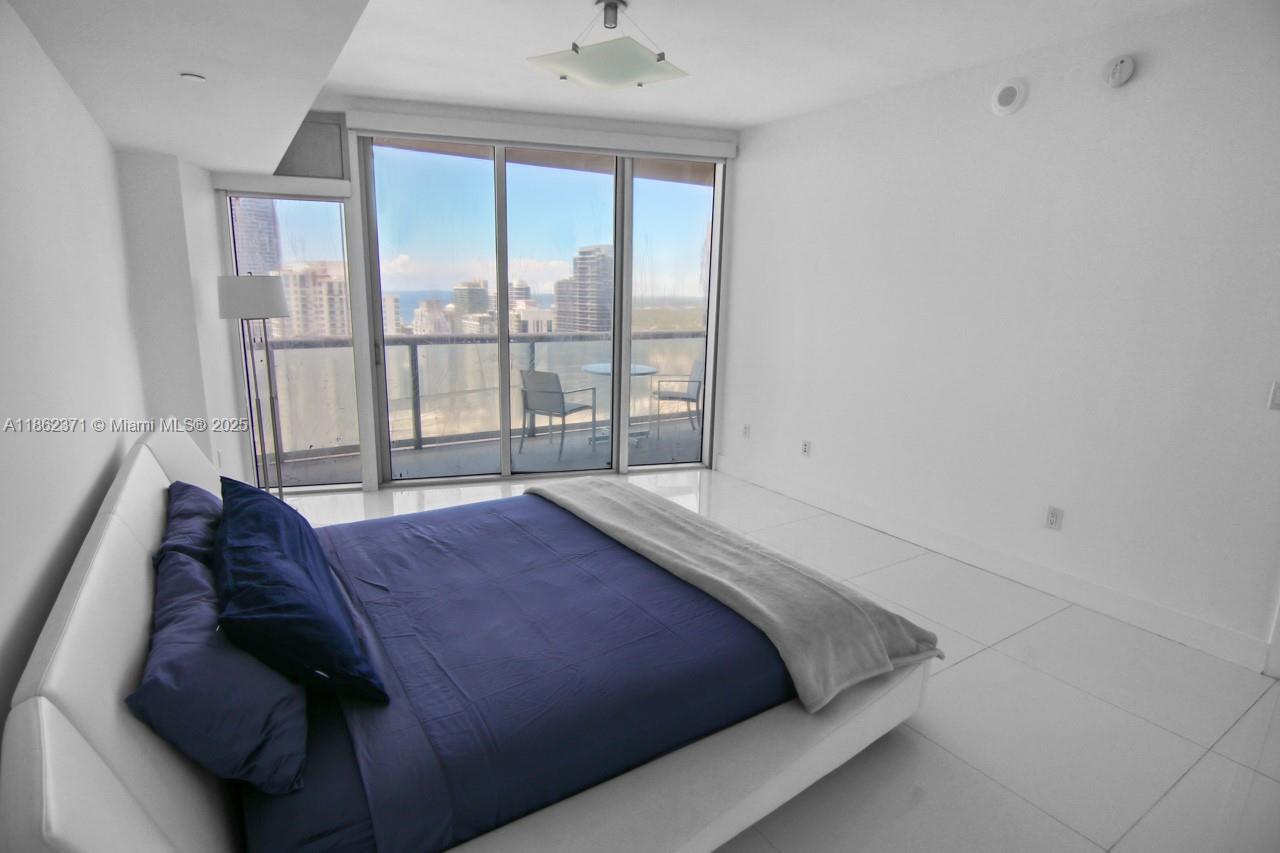 ICON BRICKELL NO TWO - Residential