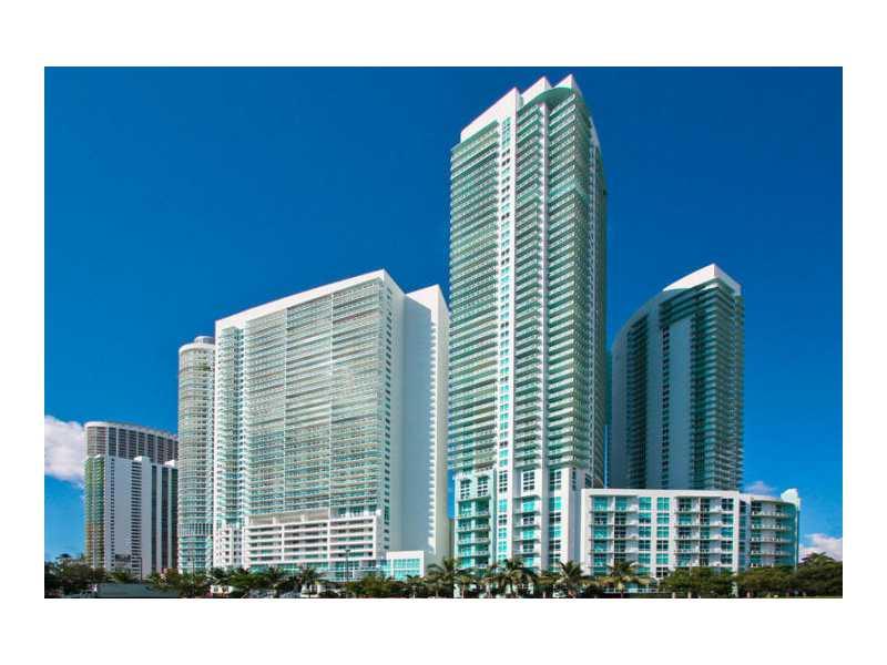 Beautiful fully furnished 1 bed/1.5 bathroom unit (can be rented unfurnished as well) with amazing south views over Miami and Biscayne bay. Largest 1/1.5 in the building. Stainless steel appliances, modern, open kitchen with island overlooking the city, 2 pools, theater room,2 story gym and much more. store on site. across from Margate Pace park. Only minutes away from Miami beach, walking distance to AAA and PAC.