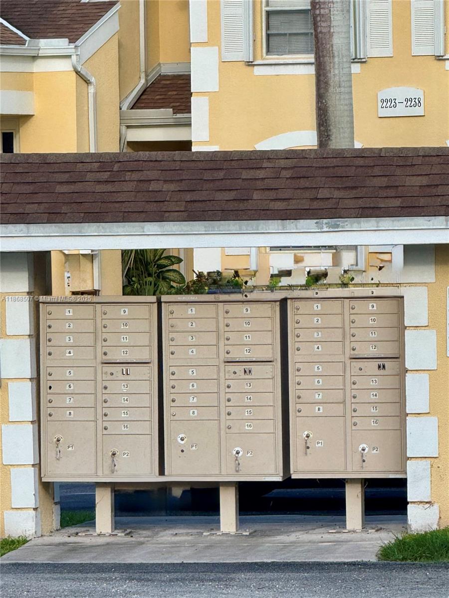 KEYS GATE CONDO NO SEVEN - Residential