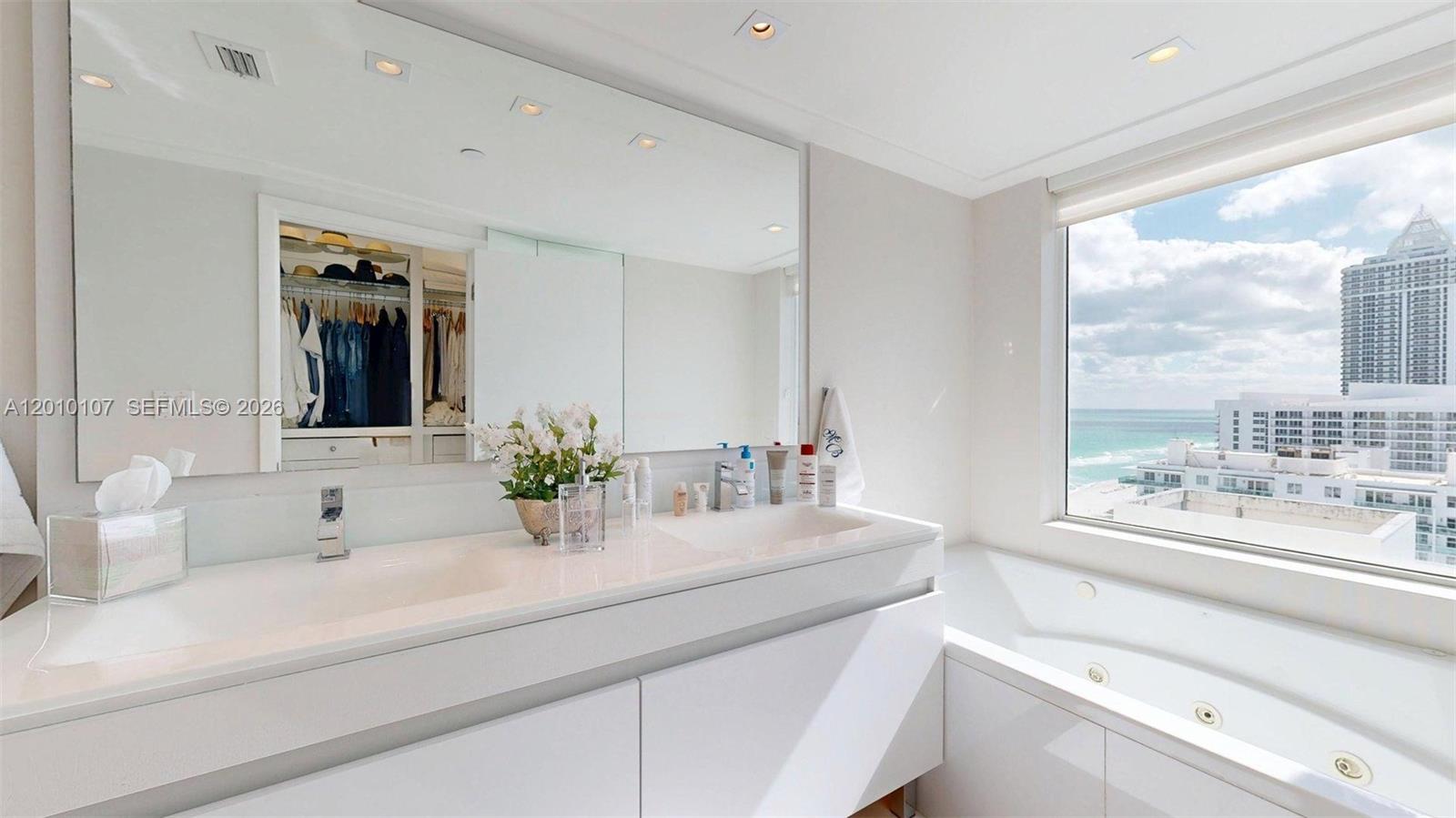 CAPOBELLA CONDO - Residential