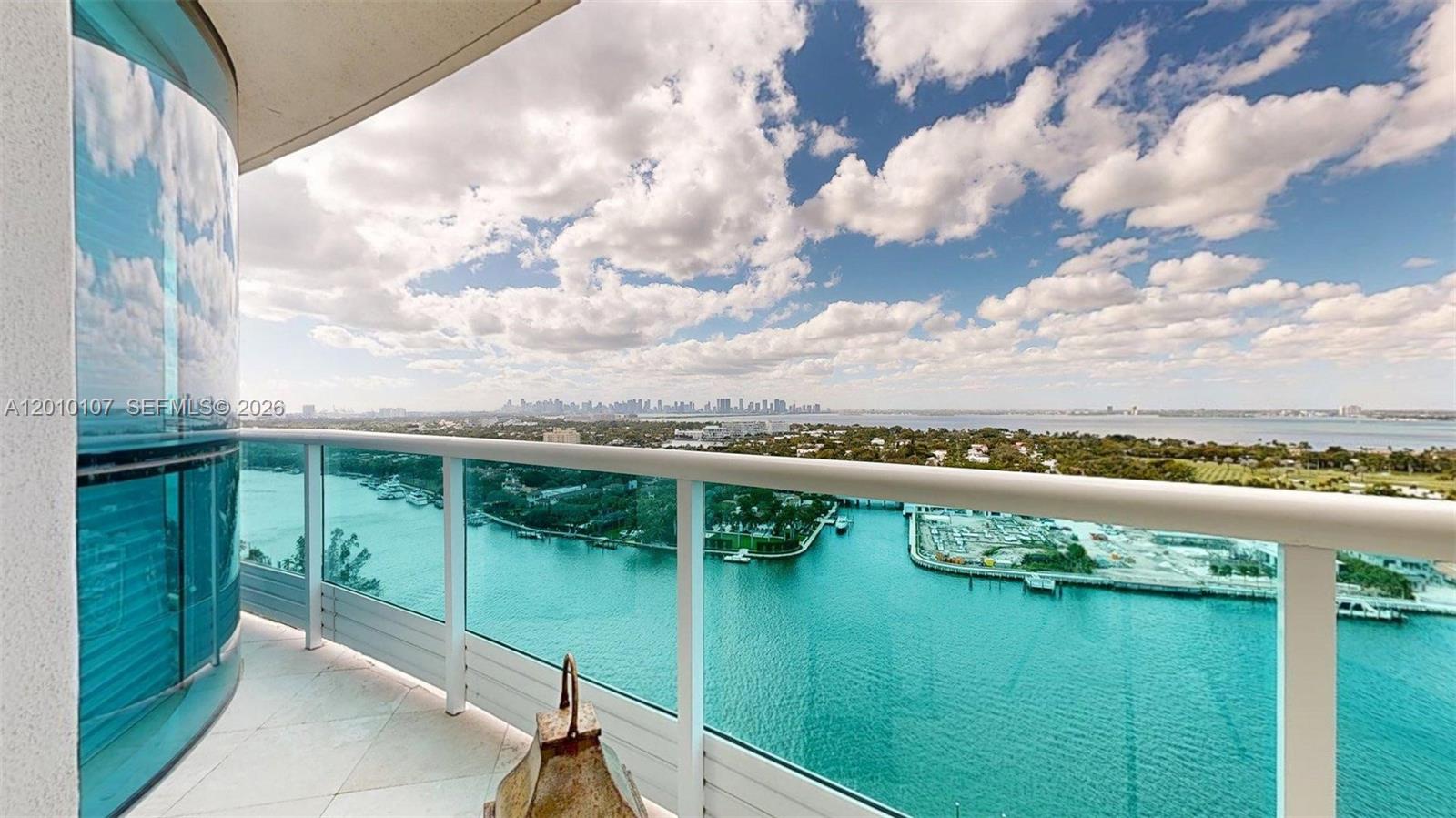 CAPOBELLA CONDO - Residential