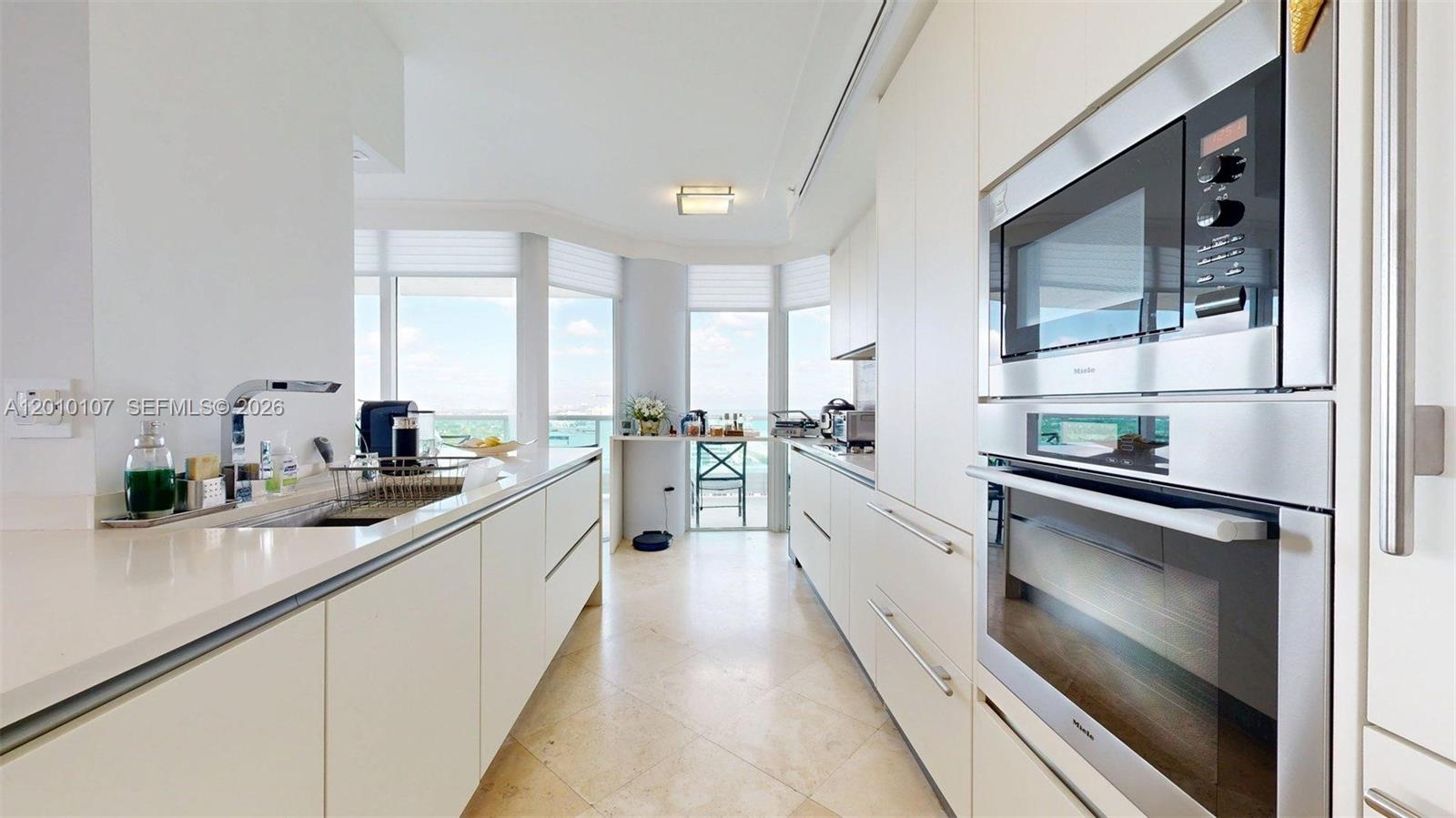 CAPOBELLA CONDO - Residential
