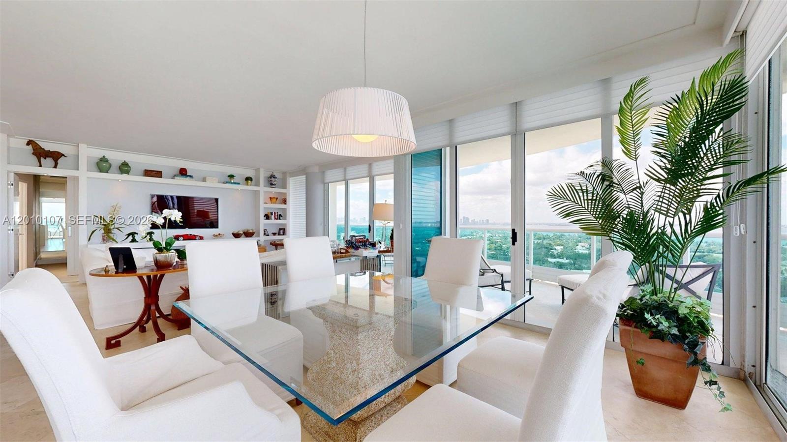 CAPOBELLA CONDO - Residential