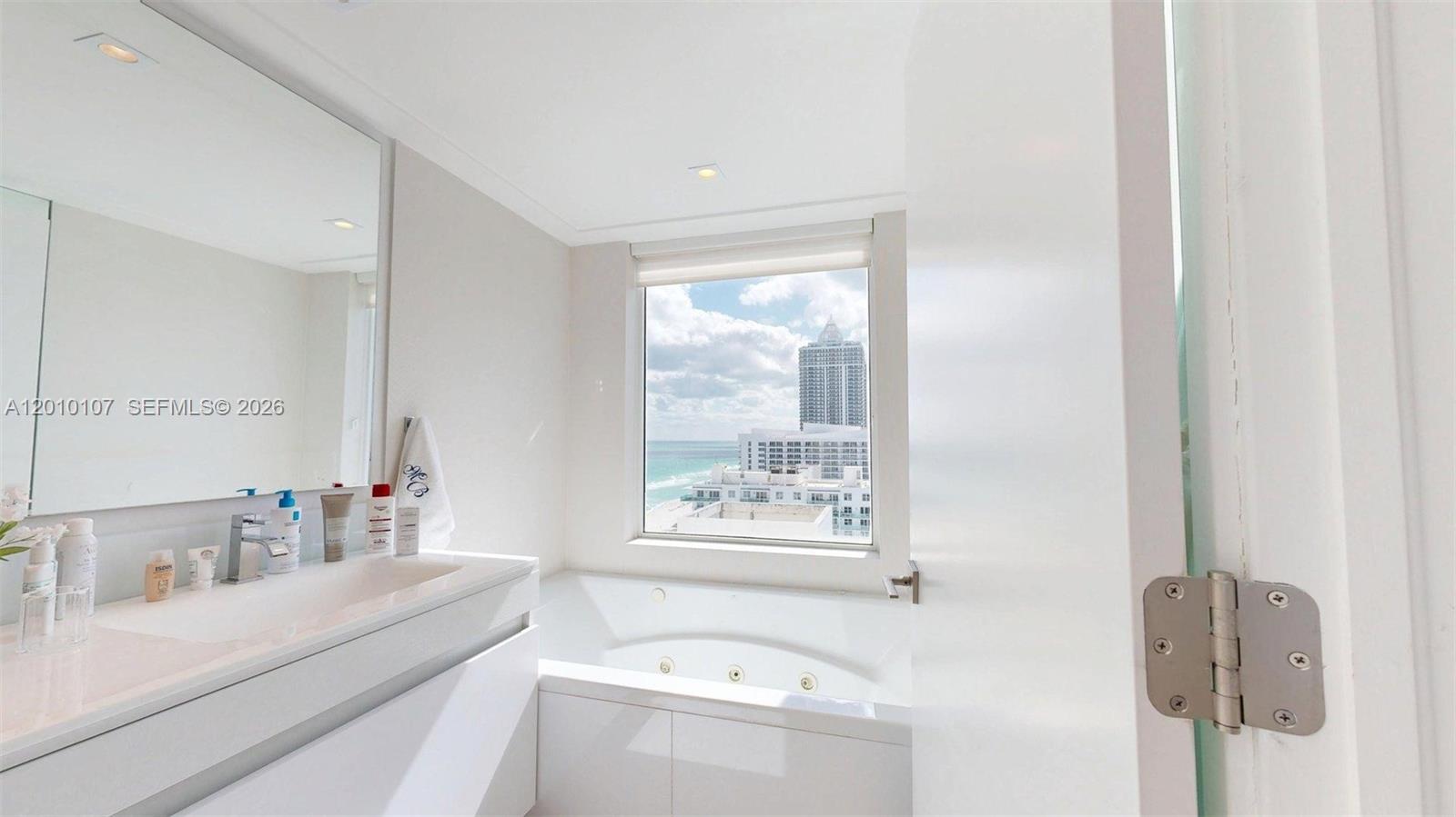 CAPOBELLA CONDO - Residential