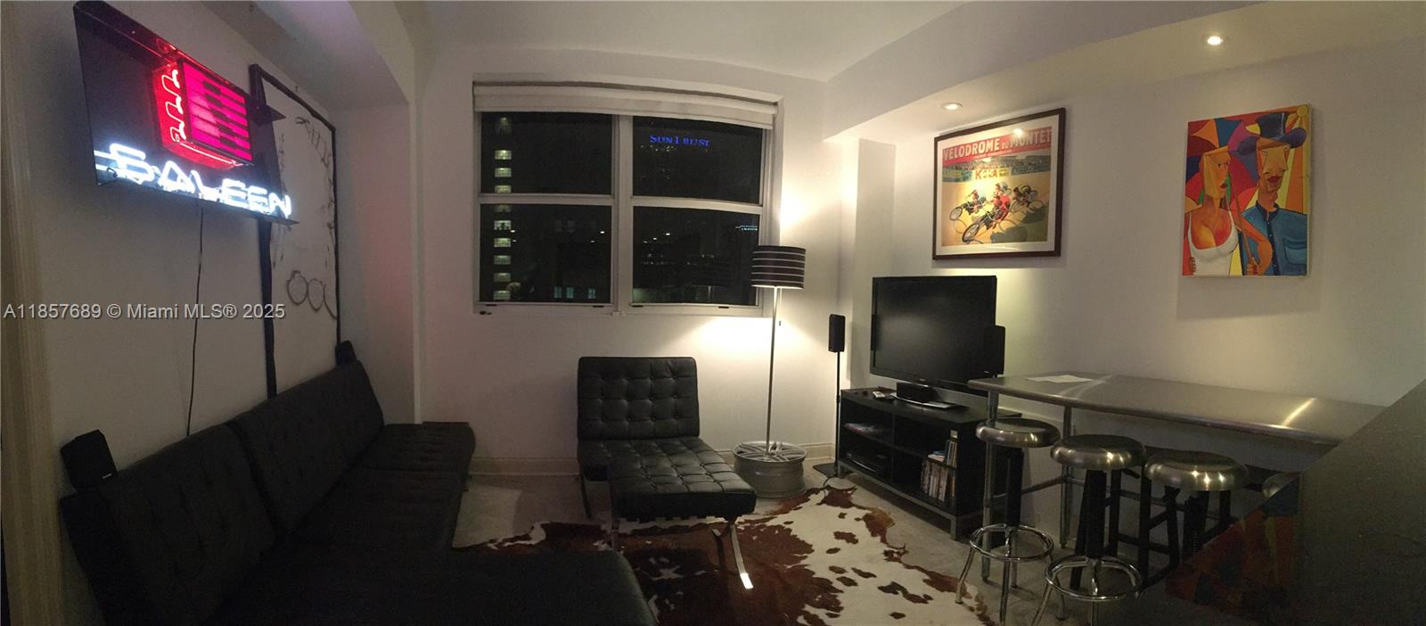 111 E Flagler St 1007