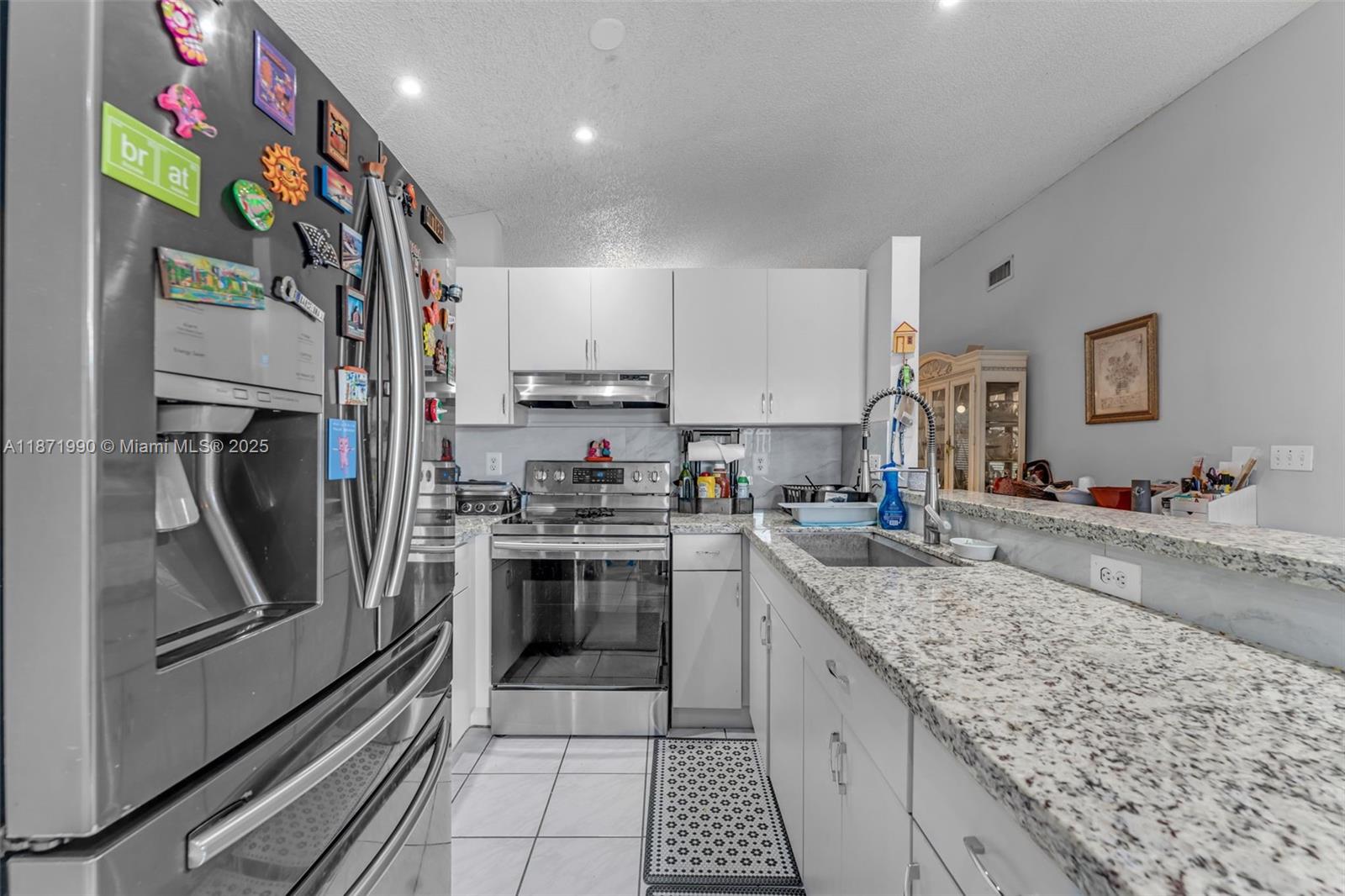 WEST GARDEN HOMES AT LAGO - Residential