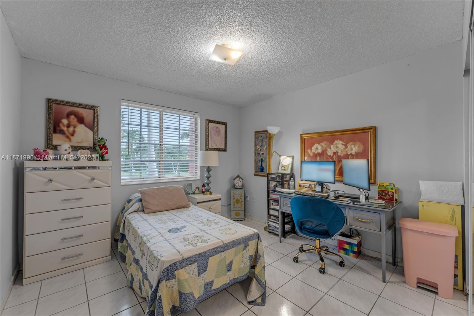 WEST GARDEN HOMES AT LAGO - Residential