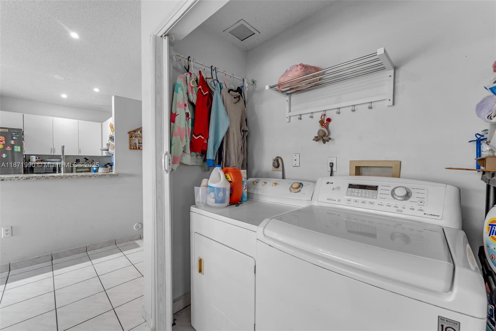 WEST GARDEN HOMES AT LAGO - Residential