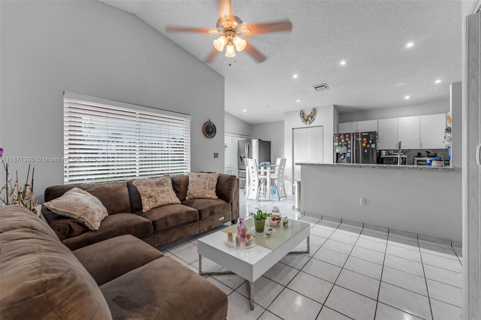 WEST GARDEN HOMES AT LAGO - Residential